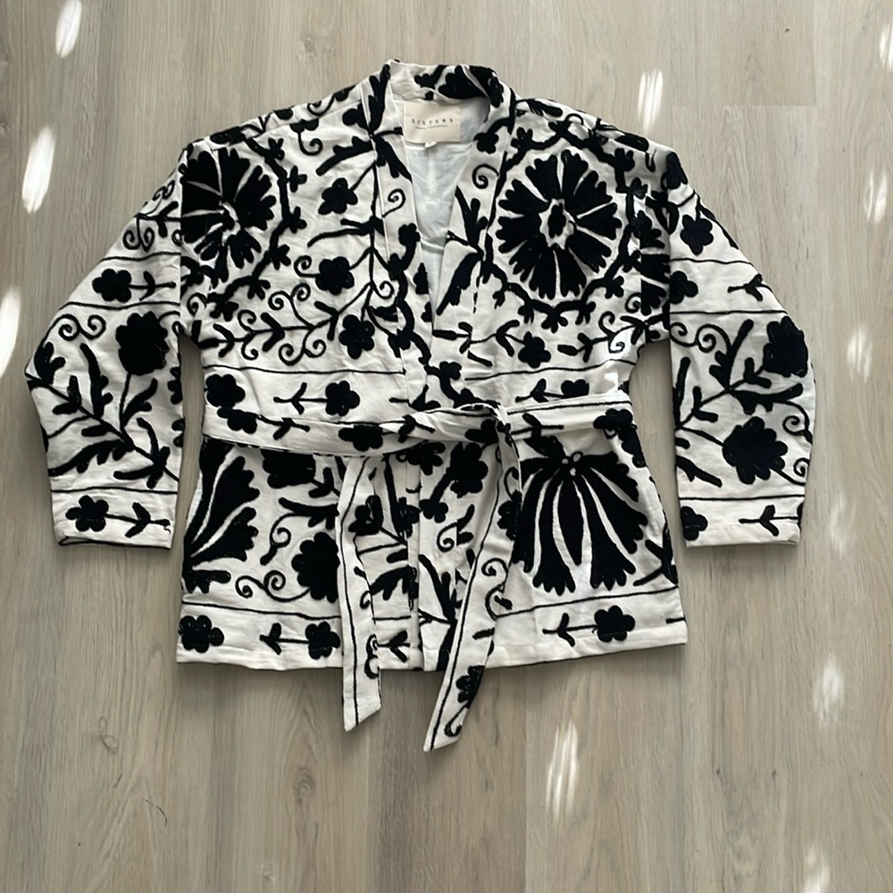 Embroidered Floral Jacket - Picture 4 of 7